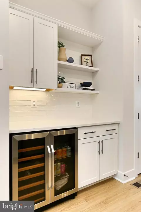 Kitchen - 2395 Liberty Loop, Herndon, VA 20171 photo 3 of 3