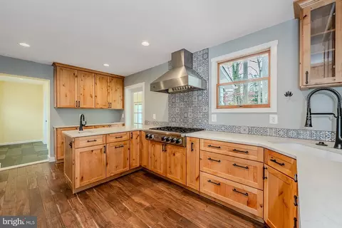 8727 Clydesdale Rd, Springfield, VA 22151 photo 13