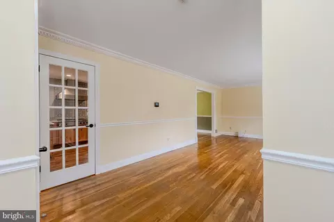8727 Clydesdale Rd, Springfield, VA 22151 photo 4