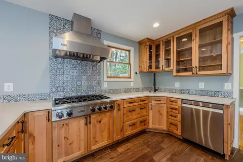 8727 Clydesdale Rd, Springfield, VA 22151 photo 11