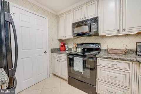 1507 Lincoln Way #301B, Mclean, VA 22102 photo 10