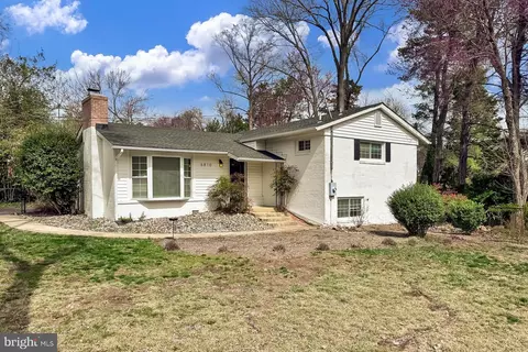 6810 Valley Brook Dr, Falls Church, VA 22042