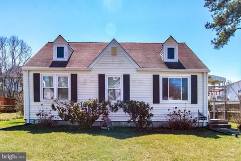 6939 Weston Rd, Falls Church, VA 22042