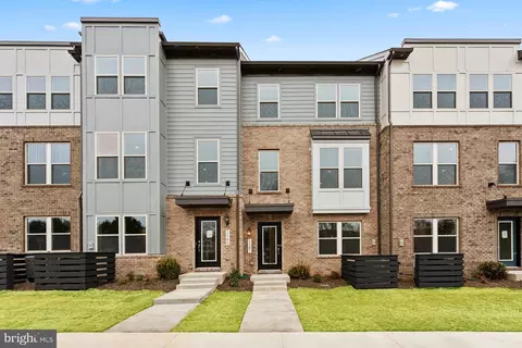 1167 Herndon Pkwy, Herndon, VA 20170