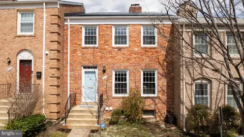 9214 Graceland Pl, Fairfax, VA 22031