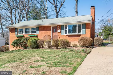 7906 Gosport Ln, Springfield, VA 22151