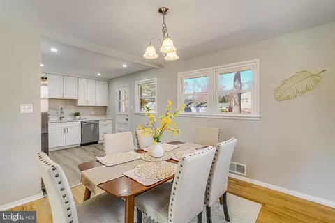 7906 Gosport Ln, Springfield, VA 22151 photo 8