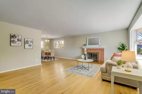 7906 Gosport Ln, Springfield, VA 22151 photo 5