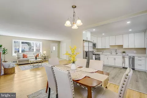 7906 Gosport Ln, Springfield, VA 22151 photo 11