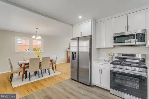7906 Gosport Ln, Springfield, VA 22151 photo 9