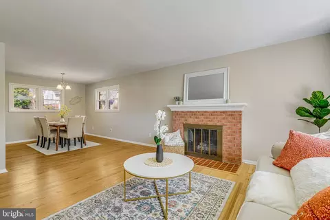 7906 Gosport Ln, Springfield, VA 22151 photo 6