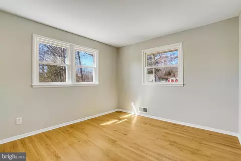 7906 Gosport Ln, Springfield, VA 22151 photo 16