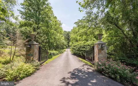 1127 Bellview Rd, Mclean, VA 22102 photo 2