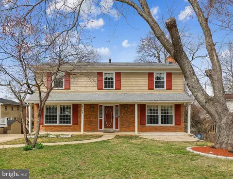 6006 Dewey Dr, Alexandria, VA 22310