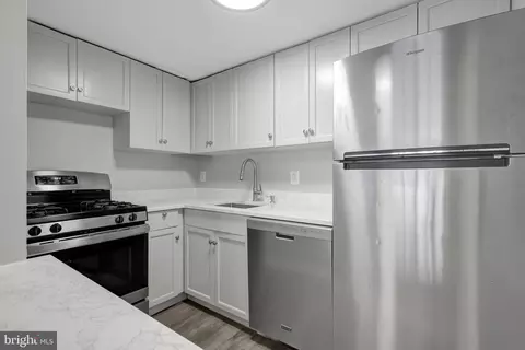 3100 S Manchester St #229, Falls Church, VA 22044