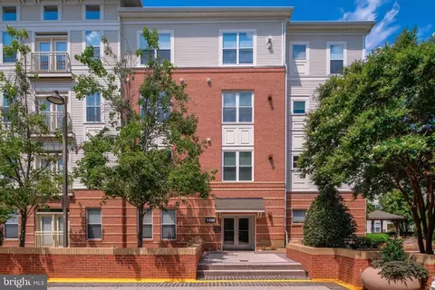 9480 Virginia Center Blvd #108, Vienna, VA 22181