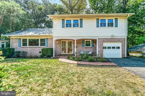 8402 Camden St, Alexandria, VA 22308