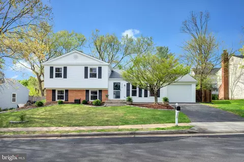 519 Merlins Ln, Herndon, VA 20170