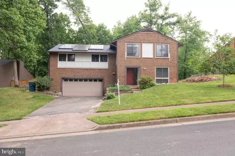 7814 Wendy Ridge Ln, Annandale, VA 22003