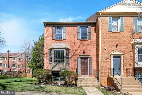 4724 Gainsborough Dr, Fairfax, VA 22032