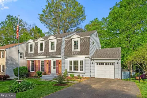 4919 King Solomon Dr, Annandale, VA 22003