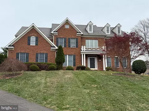 6634 Brawner St, Mclean, VA 22101 photo 2