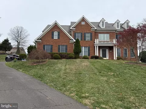 6634 Brawner St, Mclean, VA 22101