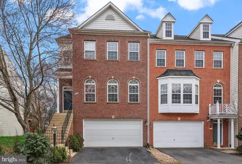 8849 Modano Pl, Fairfax, VA 22031