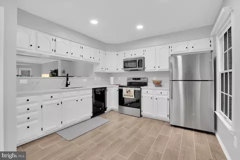 7523 Westmore Dr, Springfield, VA 22150 photo 9