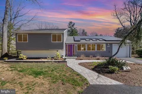 6932 Spelman Dr, Springfield, VA 22153