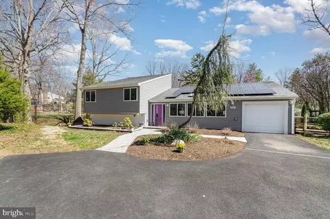 6932 Spelman Dr, Springfield, VA 22153 photo 2
