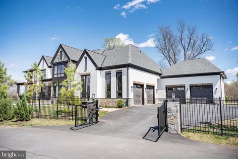 1109 Towlston Rd, Mclean, VA 22102