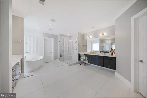 Bath - 1109 Towlston Rd, Mclean, VA 22102 photo 3 of 8