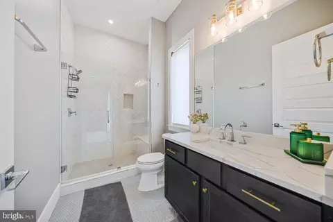 Bath - 1109 Towlston Rd, Mclean, VA 22102 photo 6 of 8