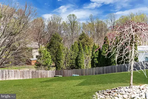 Exterior - 1109 Towlston Rd, Mclean, VA 22102 photo 13 of 13