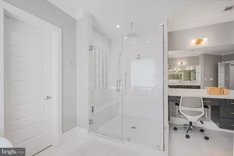Bath - 1109 Towlston Rd, Mclean, VA 22102 photo 5 of 8