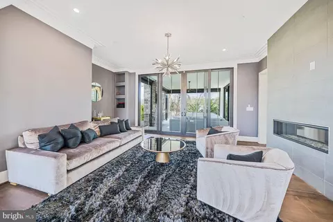 Living - 1109 Towlston Rd, Mclean, VA 22102 photo 3 of 4
