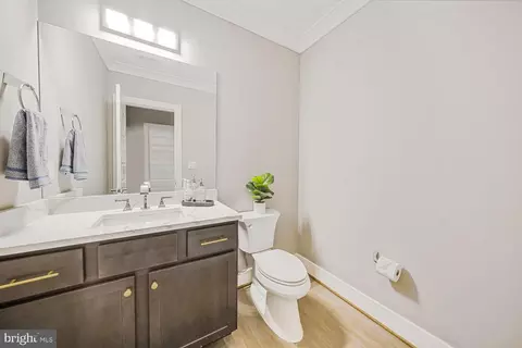 Entry Way - 1109 Towlston Rd, Mclean, VA 22102 photo 10 of 10