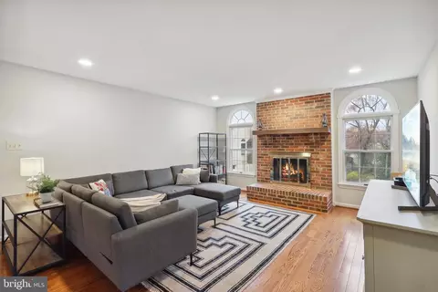 Living - 9029 Scott St, Springfield, VA 22153 photo 2 of 2
