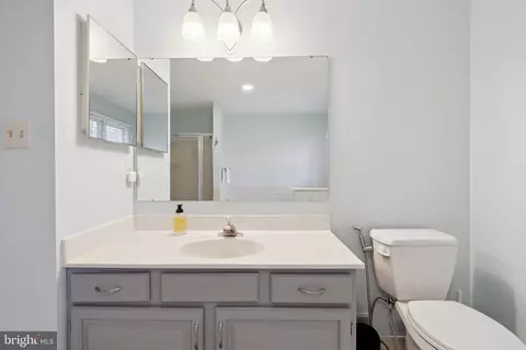 Bath - 9029 Scott St, Springfield, VA 22153 photo 3 of 6