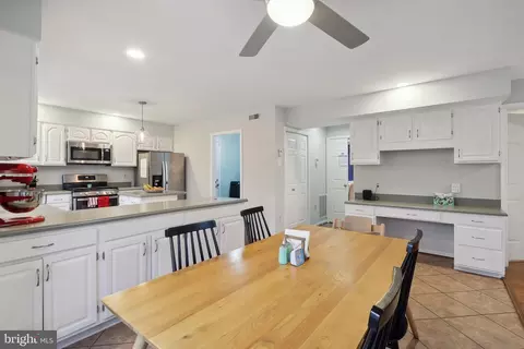 Entry Way - 9029 Scott St, Springfield, VA 22153 photo 4 of 15