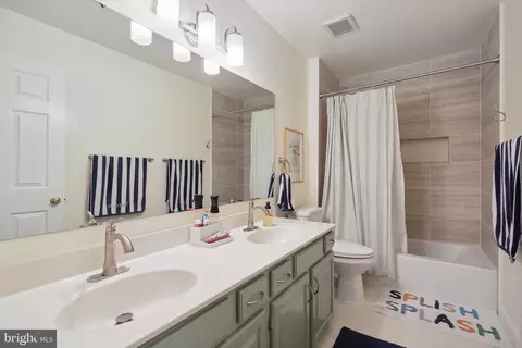 Bath - 9029 Scott St, Springfield, VA 22153 photo 5 of 6