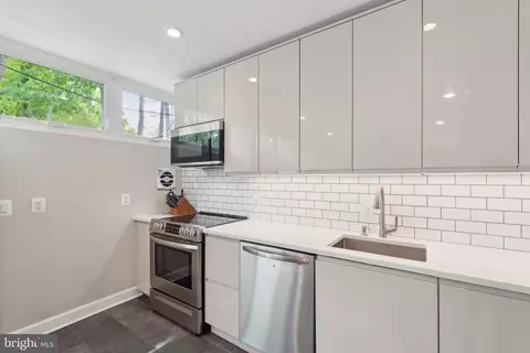 11599 Maple Ridge Rd, Reston, VA 20190 photo 17