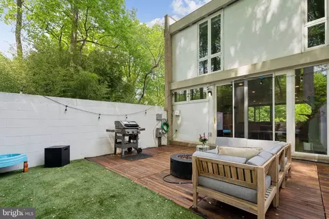 11599 Maple Ridge Rd, Reston, VA 20190 photo 16