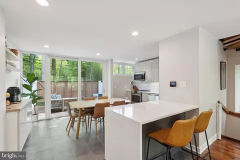 11599 Maple Ridge Rd, Reston, VA 20190 photo 12