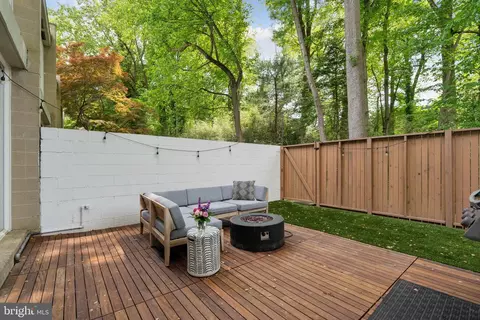 11599 Maple Ridge Rd, Reston, VA 20190 photo 14