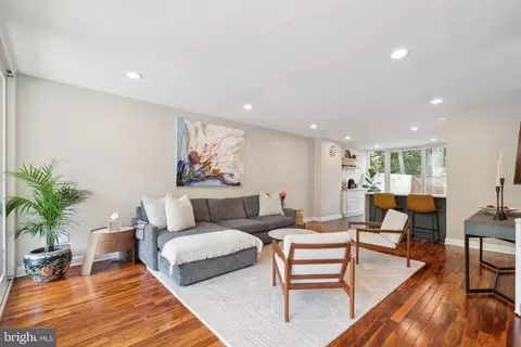 11599 Maple Ridge Rd, Reston, VA 20190 photo 10