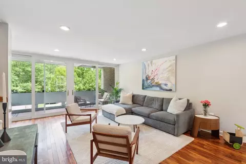 11599 Maple Ridge Rd, Reston, VA 20190 photo 8