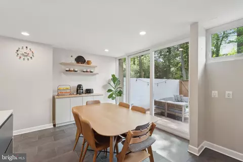 11599 Maple Ridge Rd, Reston, VA 20190 photo 13