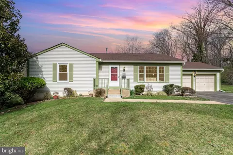 7715 Fort Hunt Rd, Alexandria, VA 22308